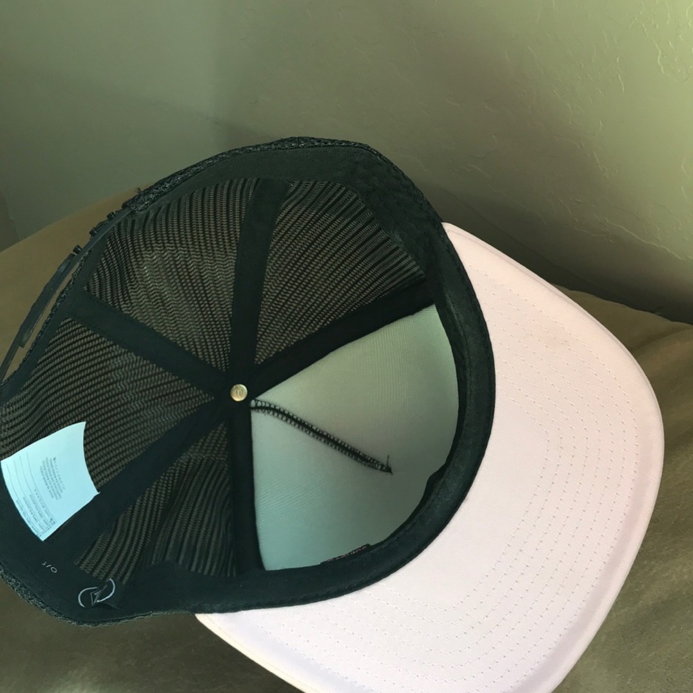 Volcom Hat - Picture 2 of 3